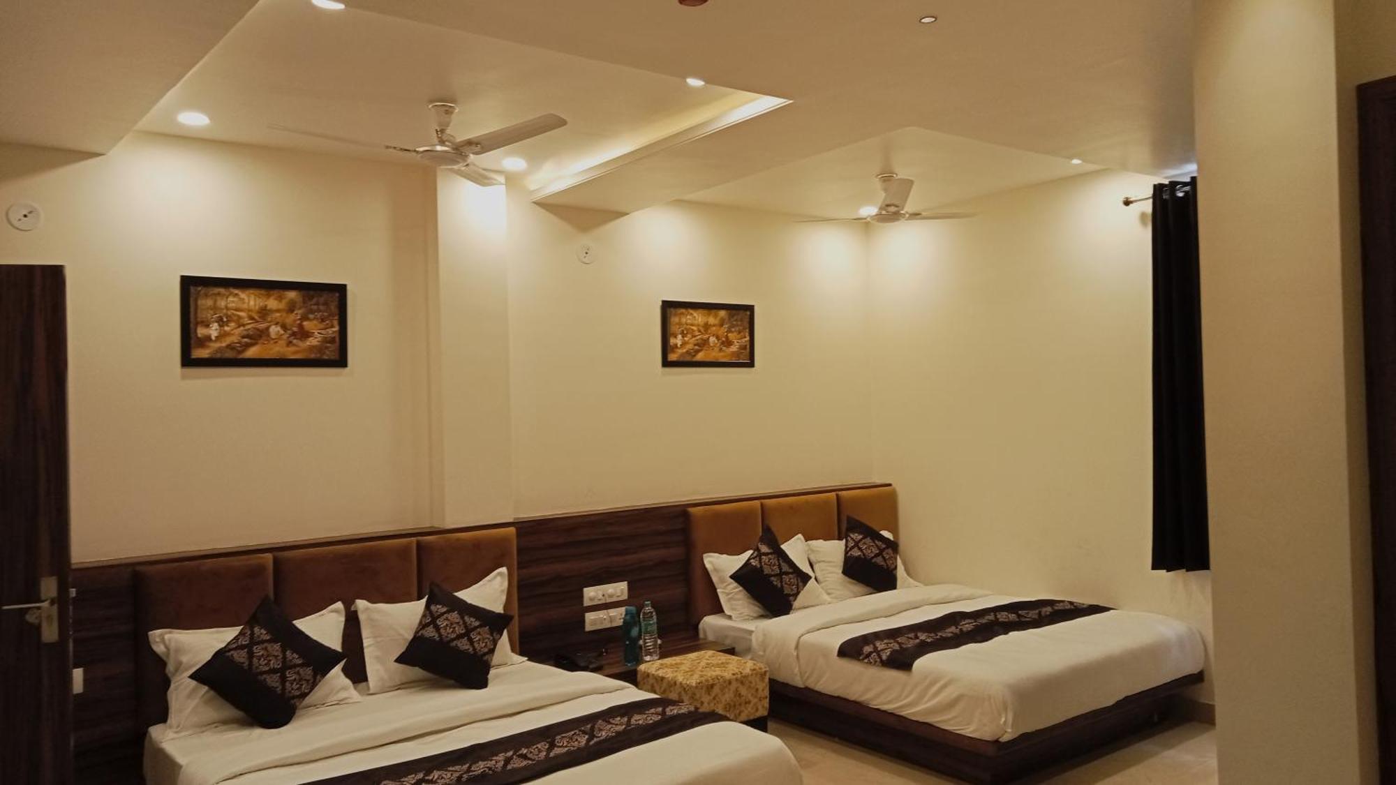 Hotel Vrinda Inn Udaipur Ngoại thất bức ảnh