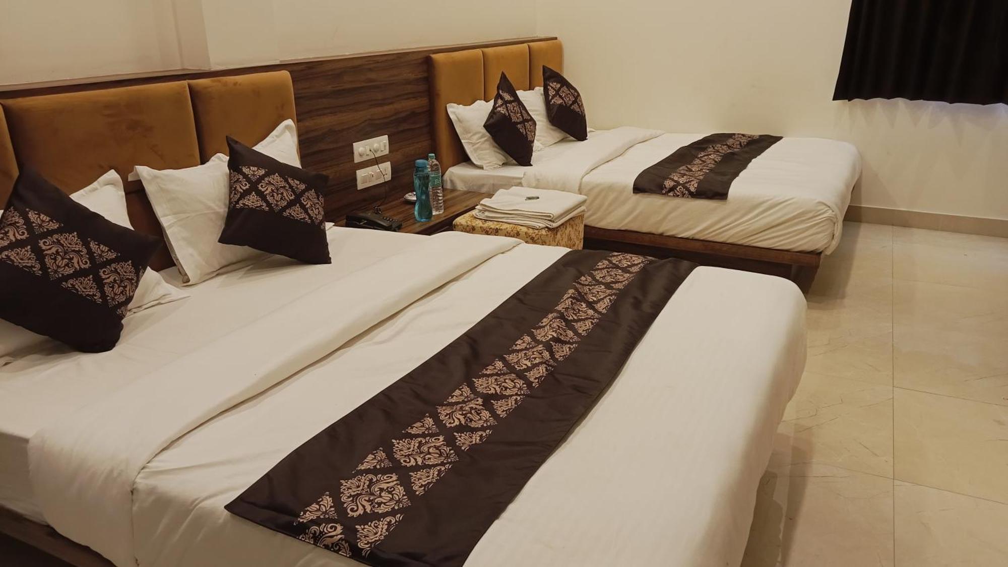 Hotel Vrinda Inn Udaipur Ngoại thất bức ảnh