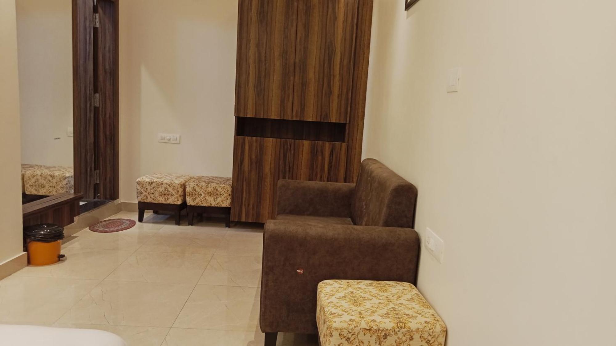 Hotel Vrinda Inn Udaipur Ngoại thất bức ảnh