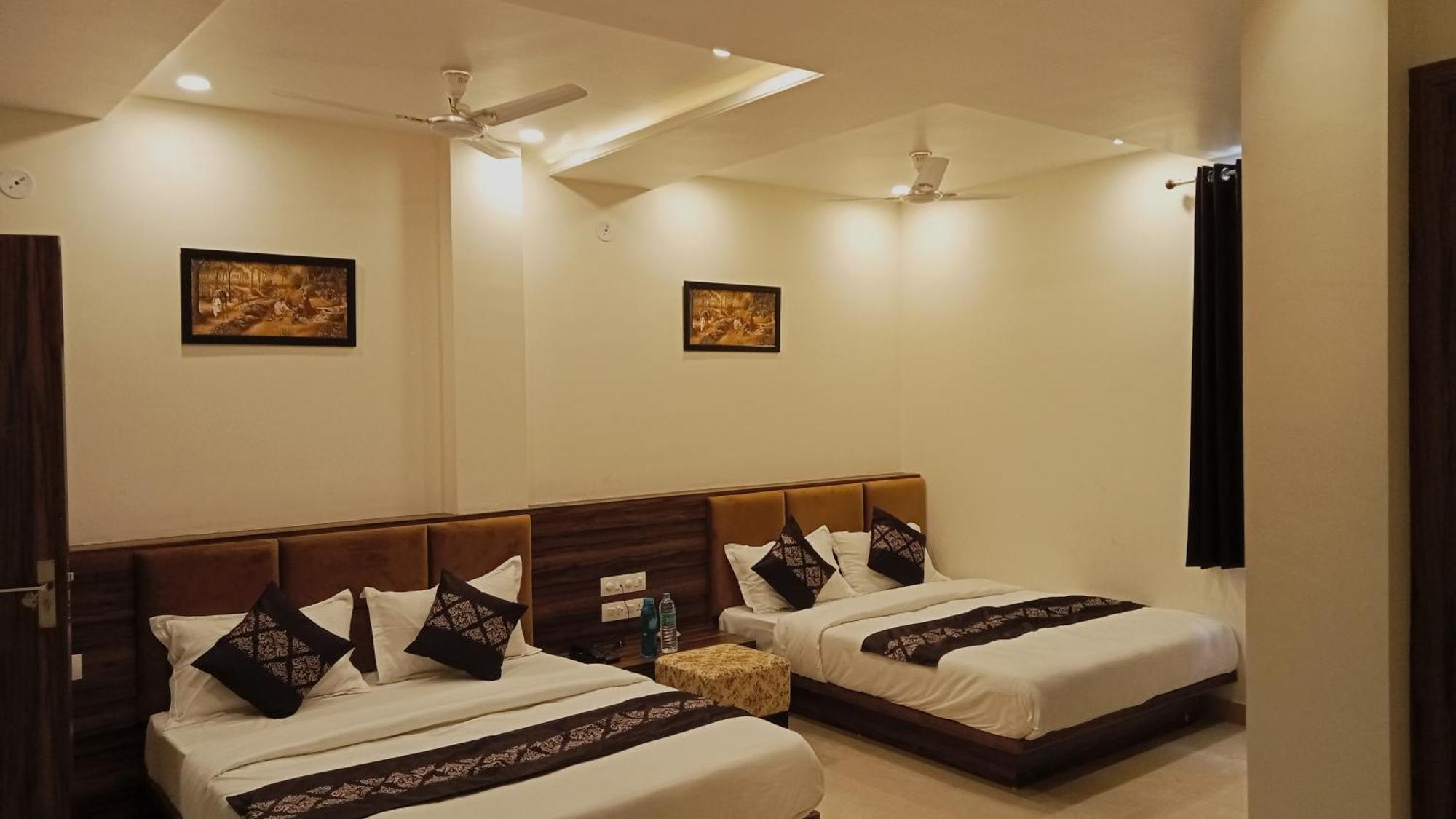 Hotel Vrinda Inn Udaipur Ngoại thất bức ảnh